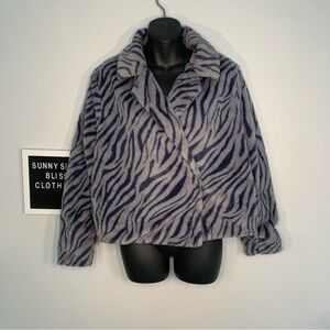 Leies Collection Faux Fur Zebra Print Cozy V-Neck Jacket Coat Size Medium
